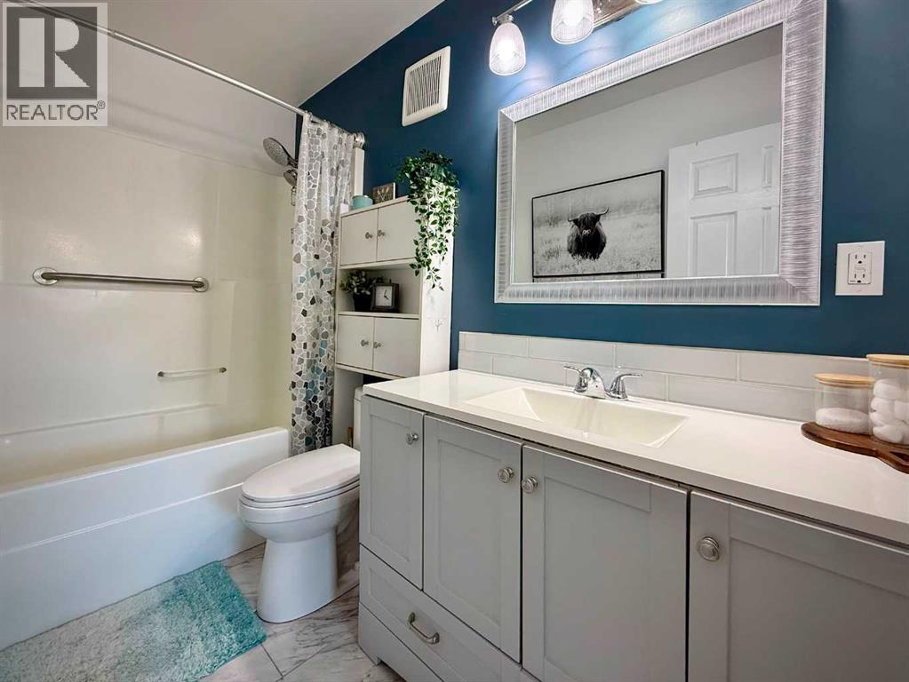 9732 100 Street Property Photo 21
