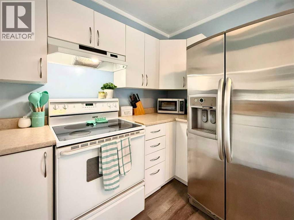9732 100 Street Property Photo 27