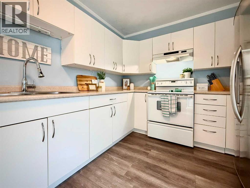 9732 100 Street Property Photo 28