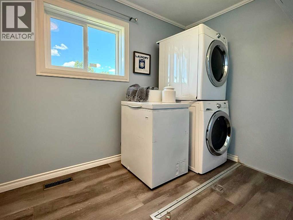 9732 100 Street Property Photo 31