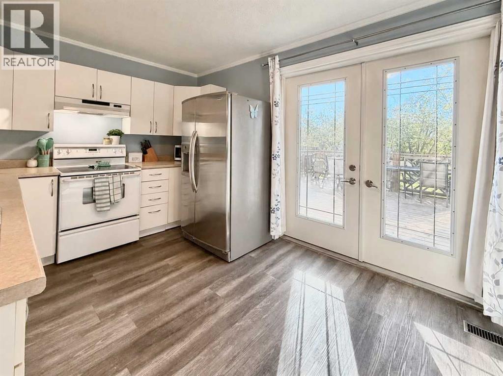 9732 100 Street Property Photo 33