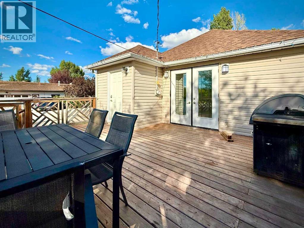 9732 100 Street Property Photo 34