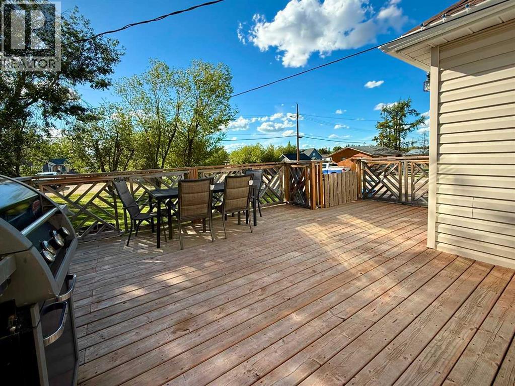 9732 100 Street Property Photo 35