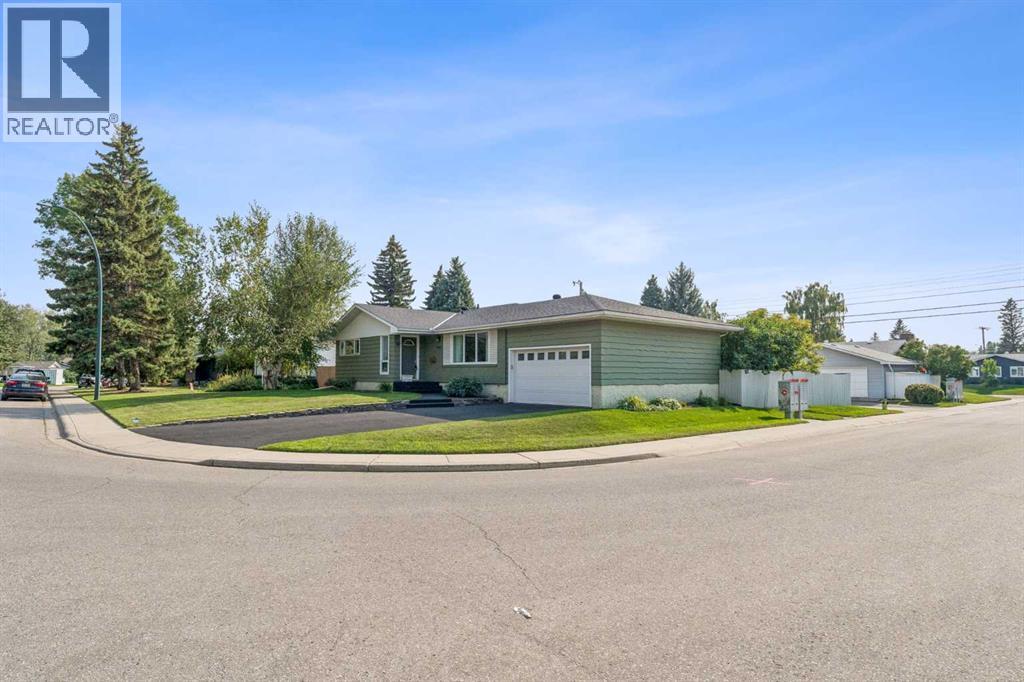 10719 Mapleshire Crescent Se Property Photo 1