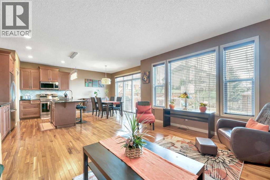 8 Sunset Square Property Photo 6