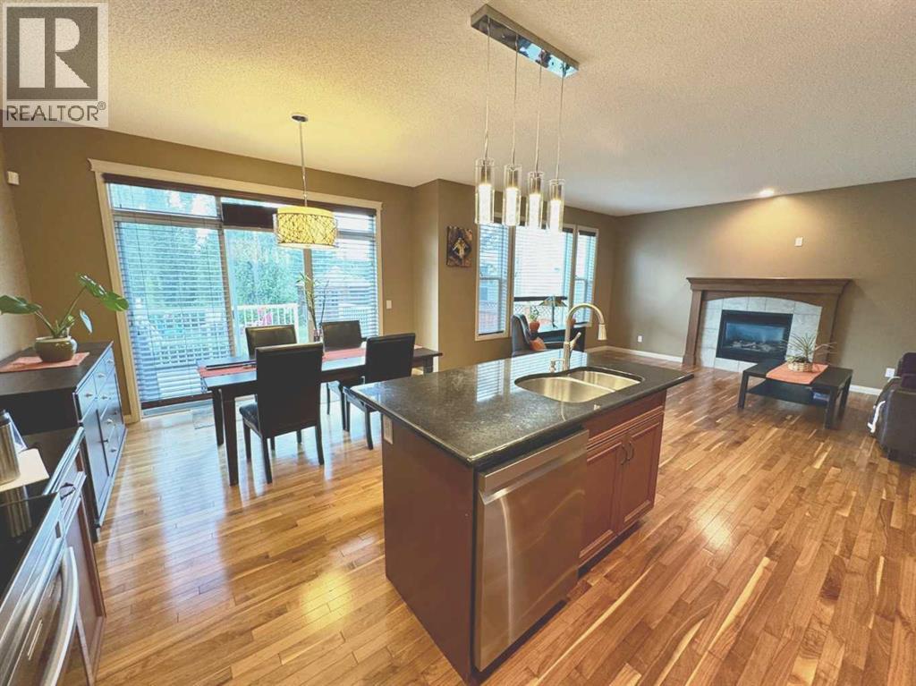8 Sunset Square Property Photo 14
