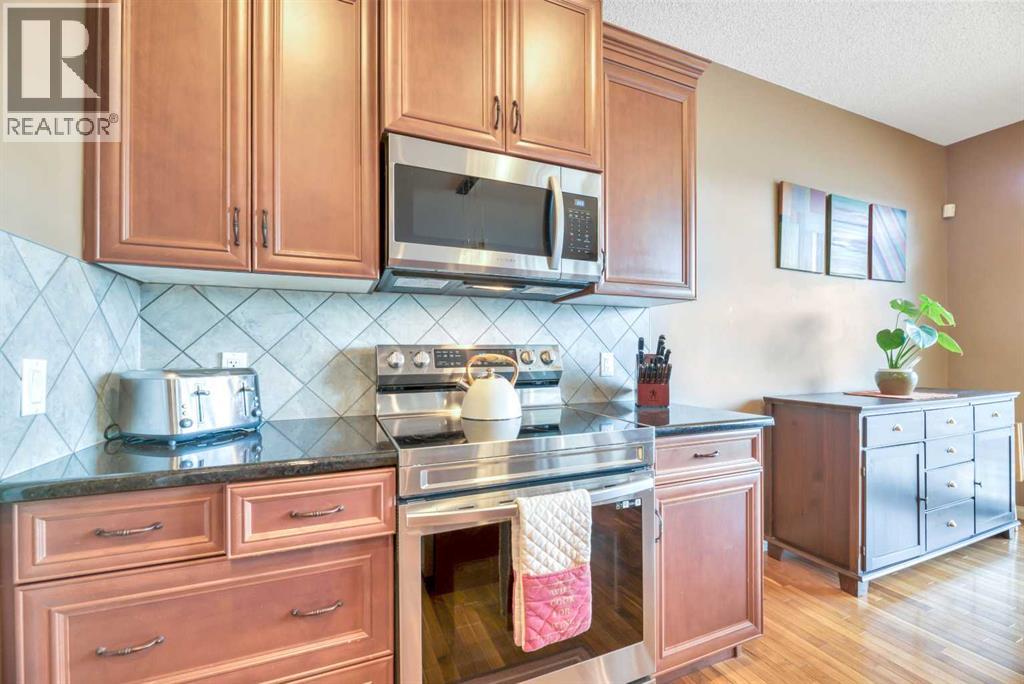 8 Sunset Square Property Photo 18
