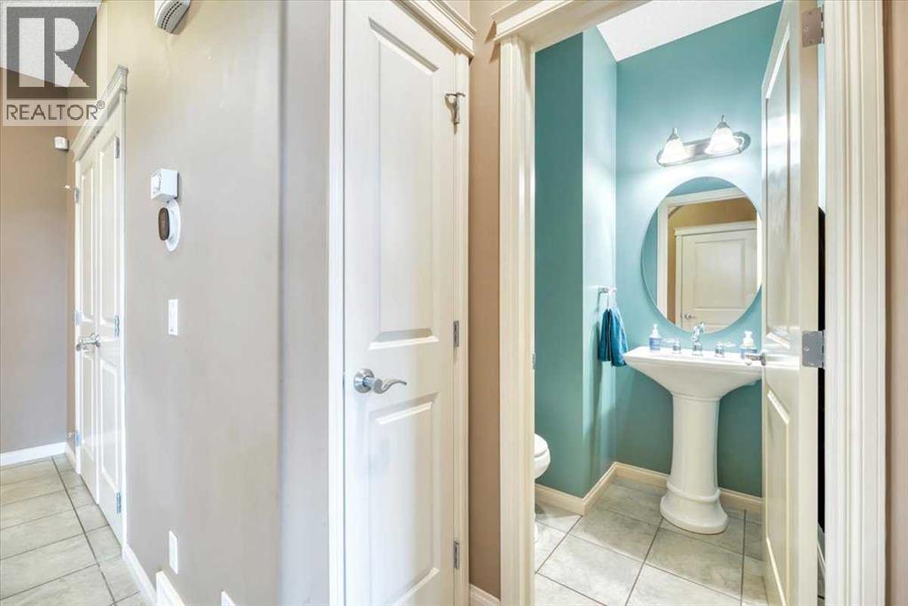 8 Sunset Square Property Photo 19