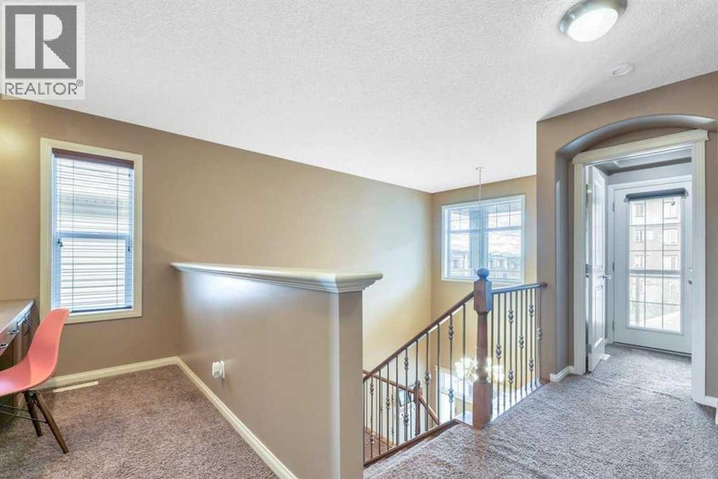8 Sunset Square Property Photo 22