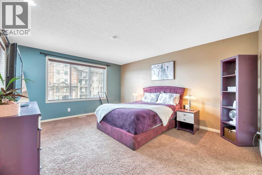 8 Sunset Square Property Photo 23
