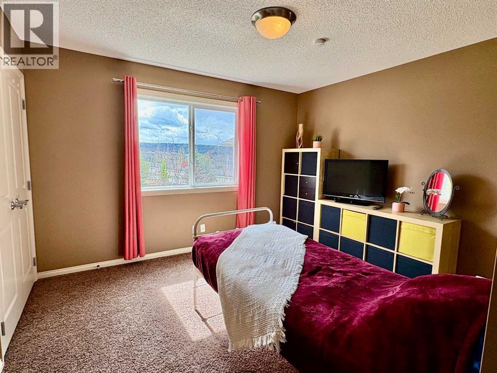 8 Sunset Square Property Photo 29