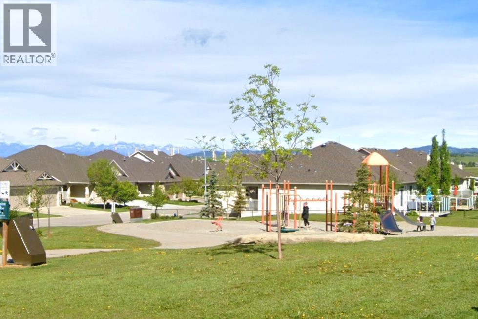 8 Sunset Square Property Photo 44