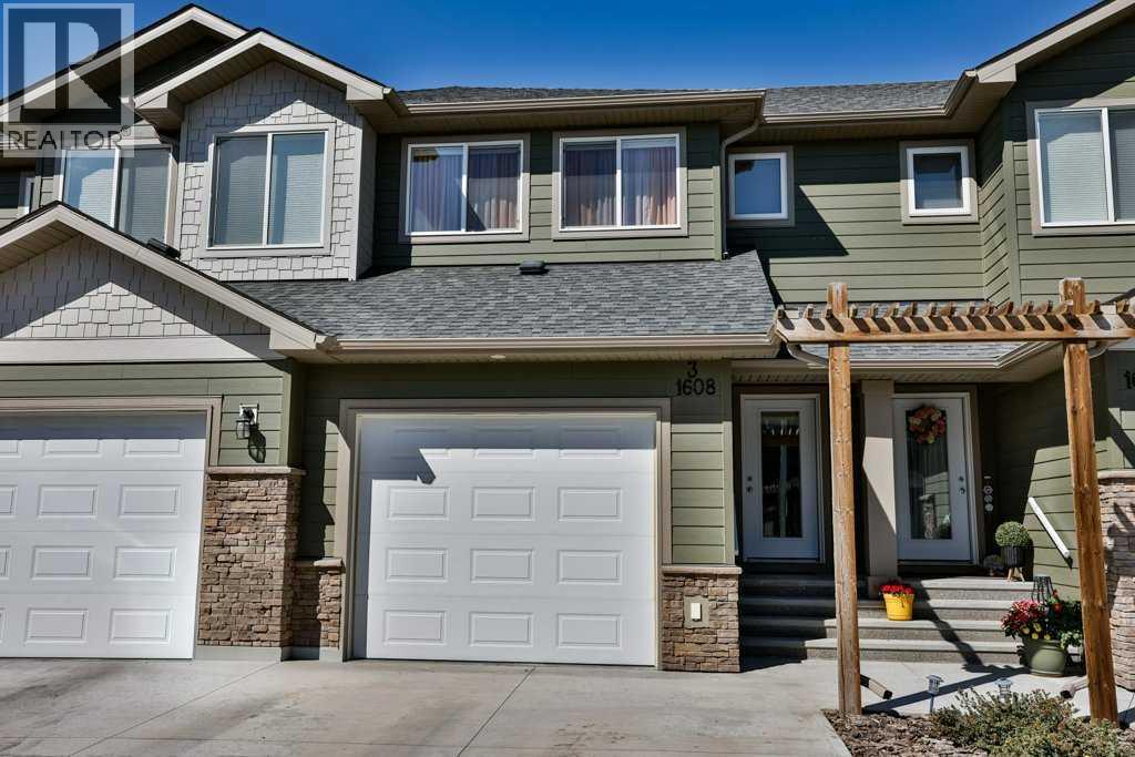 1608 Stafford Drive North Property Photo 1
