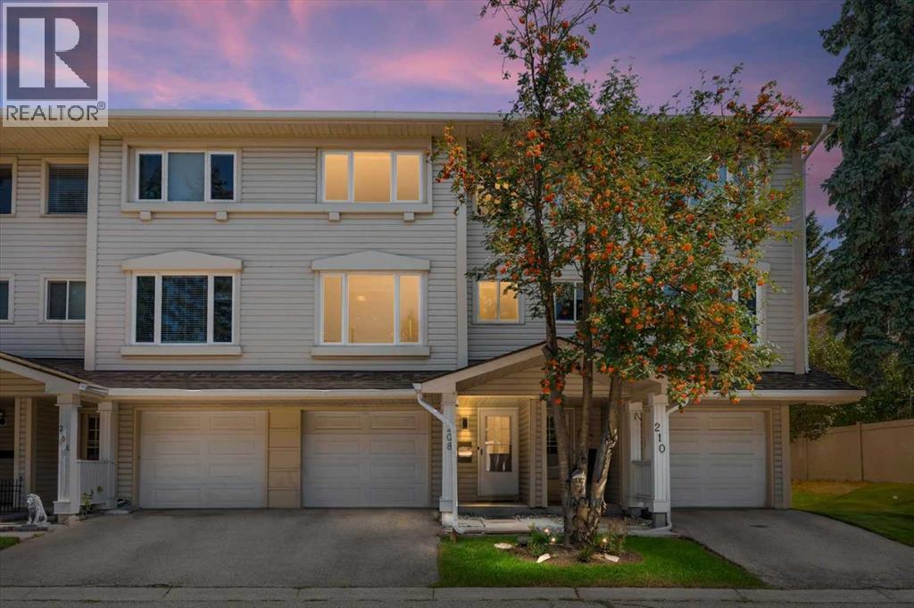 208 Queenston Heights Se Property Photo 1