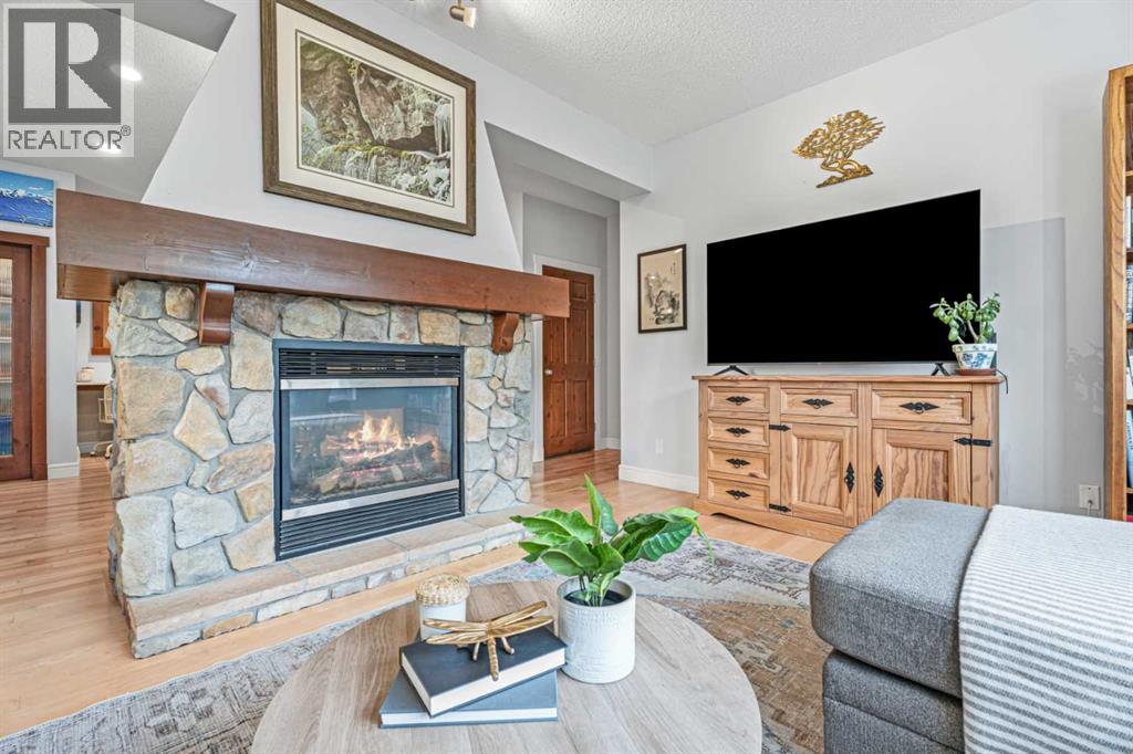 295 Aspen Hills Close Sw Property Photo 12