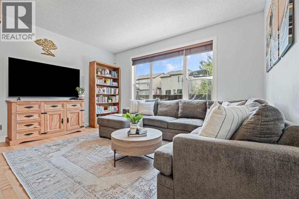 295 Aspen Hills Close Sw Property Photo 14