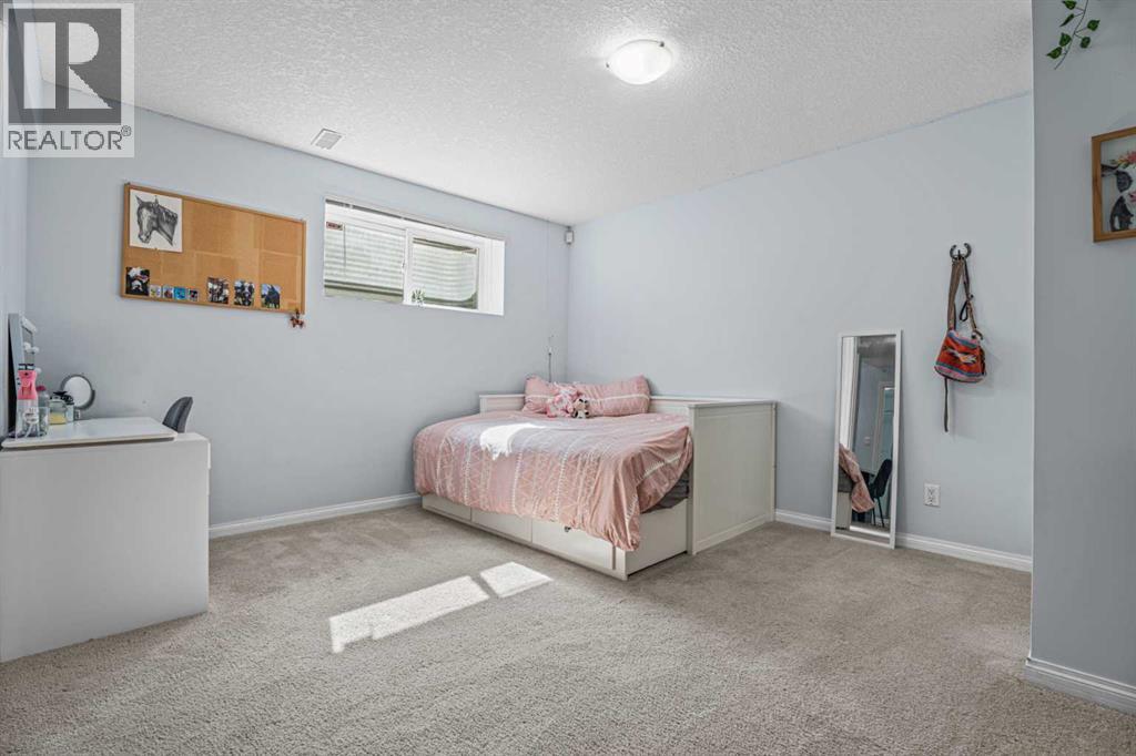 295 Aspen Hills Close Sw Property Photo 44