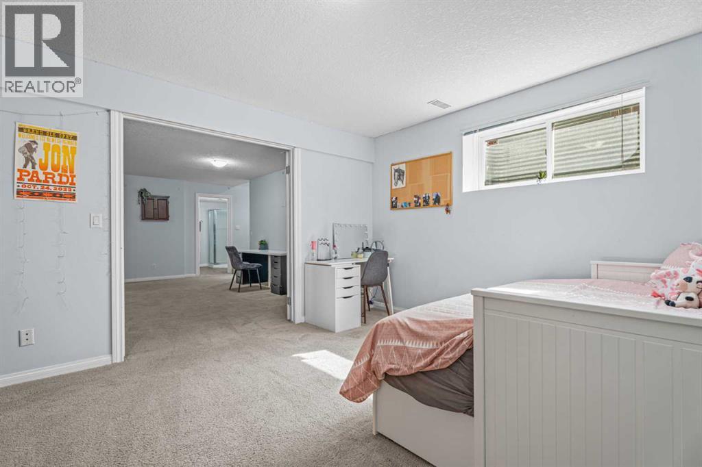 295 Aspen Hills Close Sw Property Photo 45