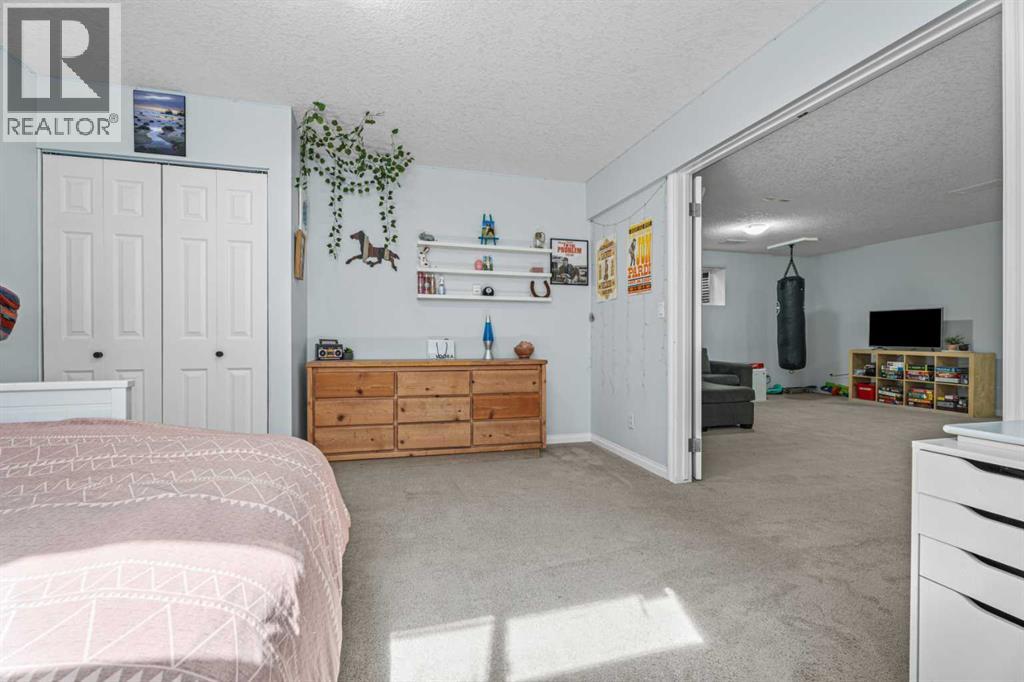 295 Aspen Hills Close Sw Property Photo 46