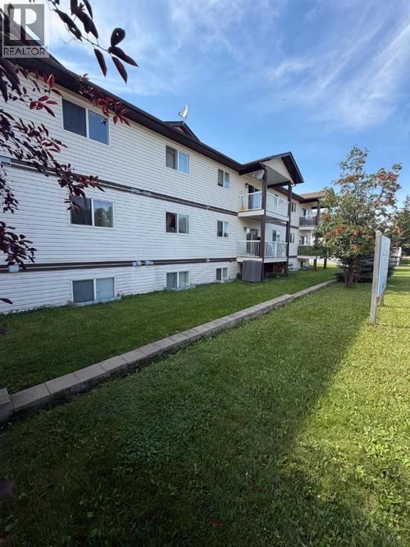 9508 99 Street Property Photo 2