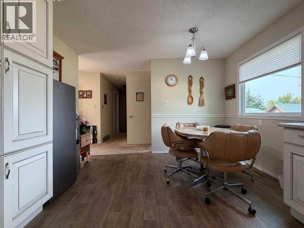 607 6 Avenue Property Photo 8