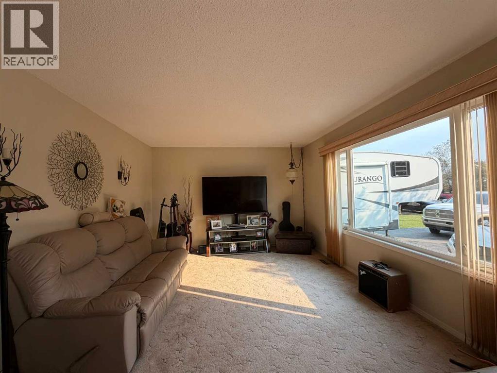 607 6 Avenue Property Photo 13