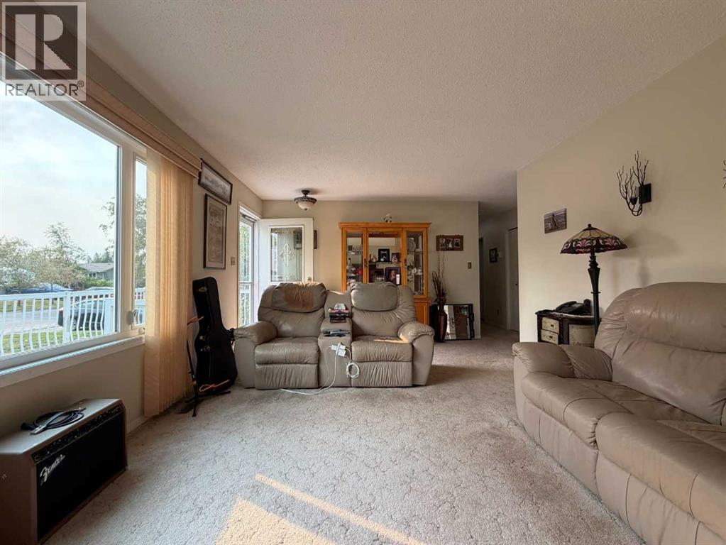 607 6 Avenue Property Photo 15