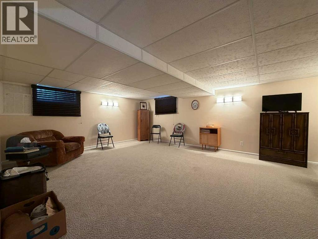 607 6 Avenue Property Photo 21