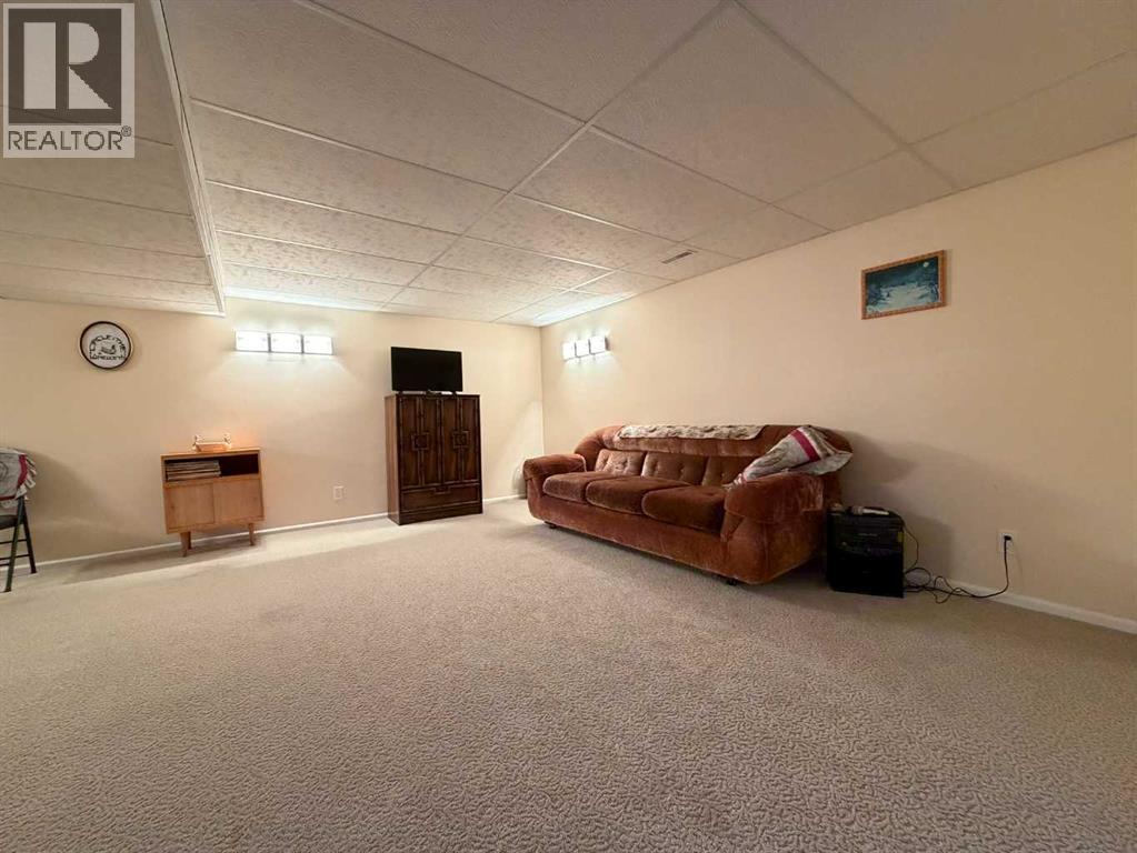 607 6 Avenue Property Photo 22