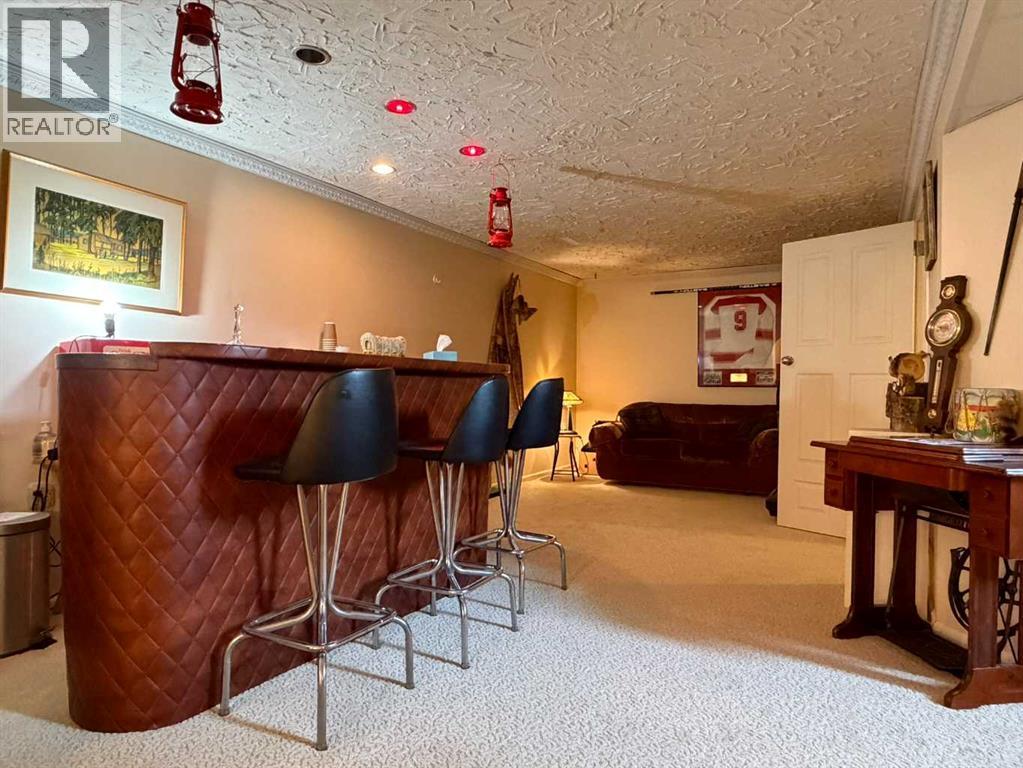 607 6 Avenue Property Photo 26