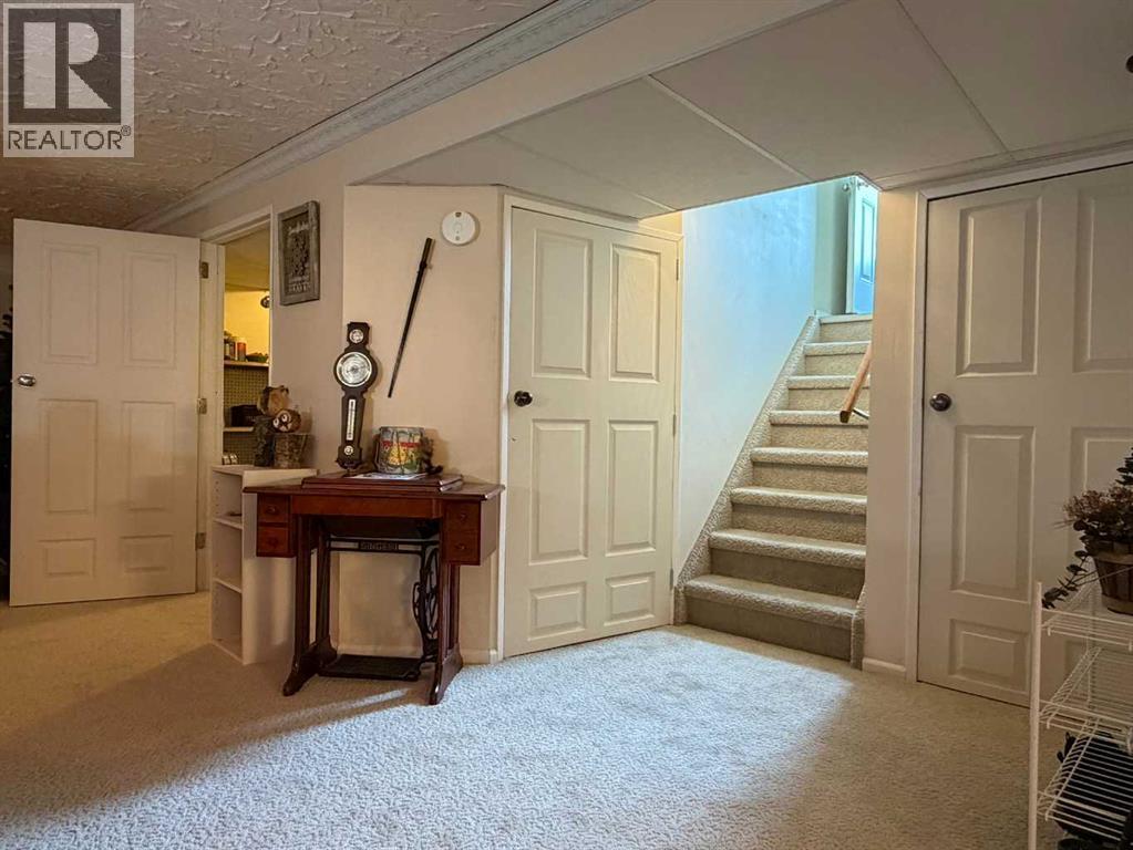 607 6 Avenue Property Photo 27