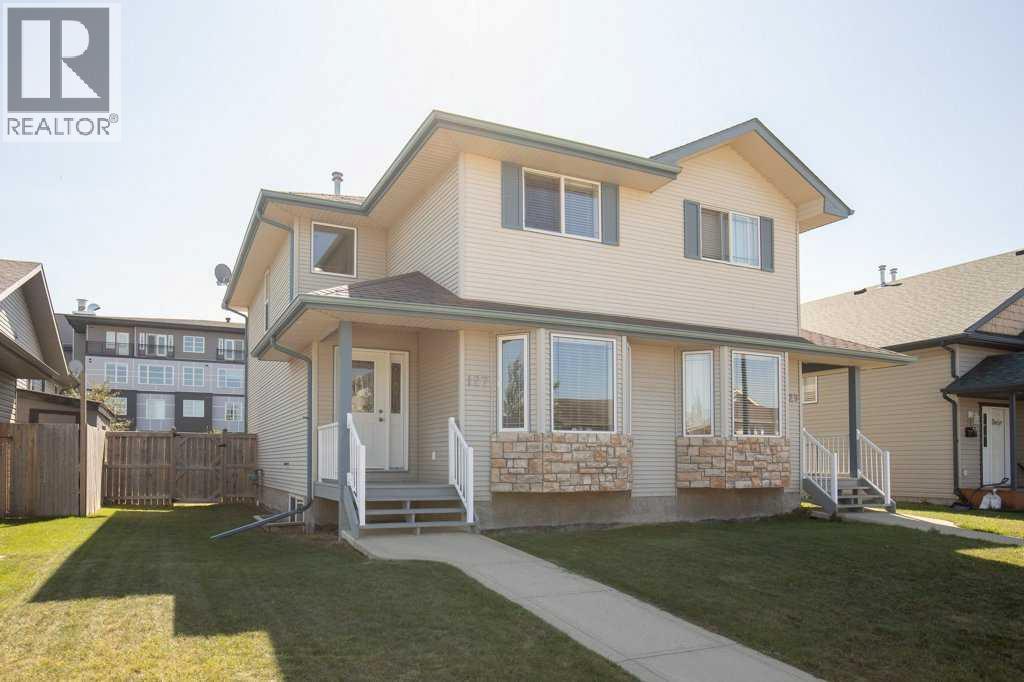127 Lyons Close Property Photo 1