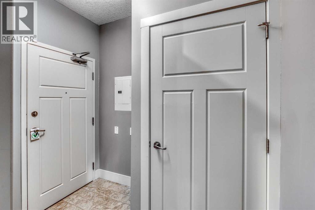 77 George Fox Trail West Property Photo 3