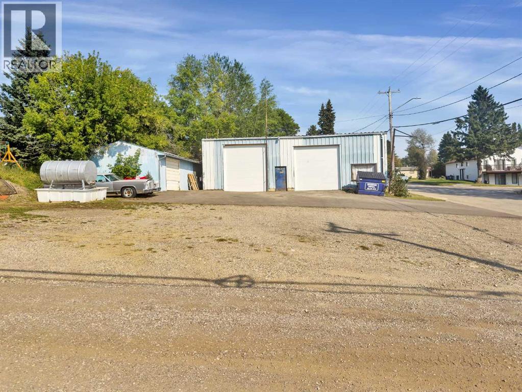4808 49 Avenue Property Photo 1