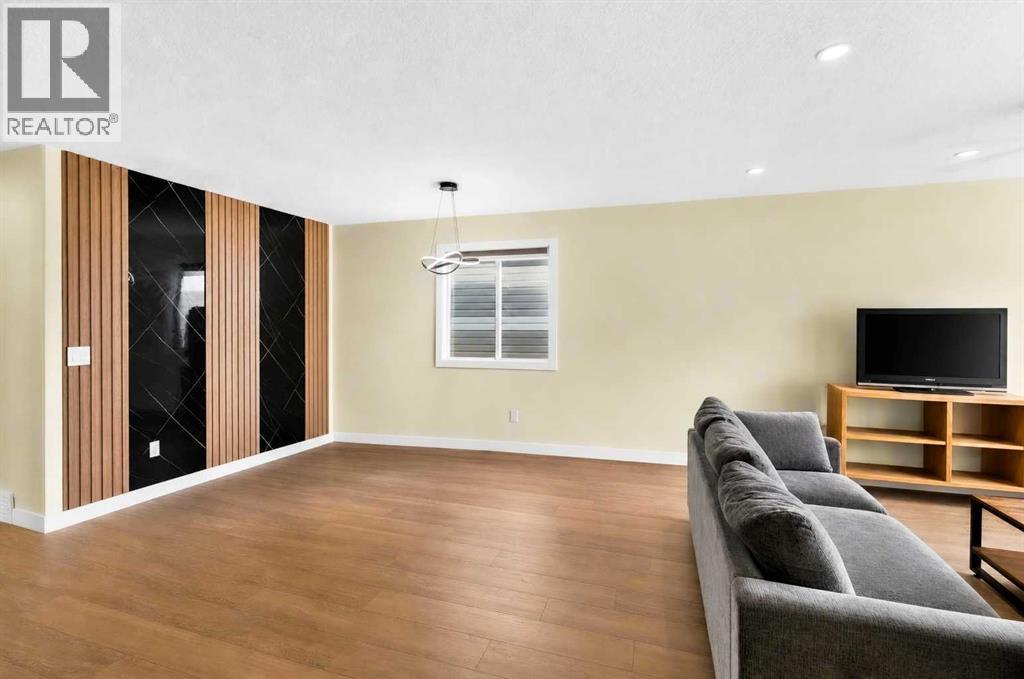 8079 Laguna Way Ne Property Photo 5