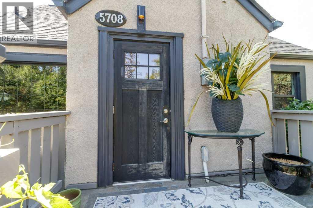 5708 45 Avenue Property Photo 2