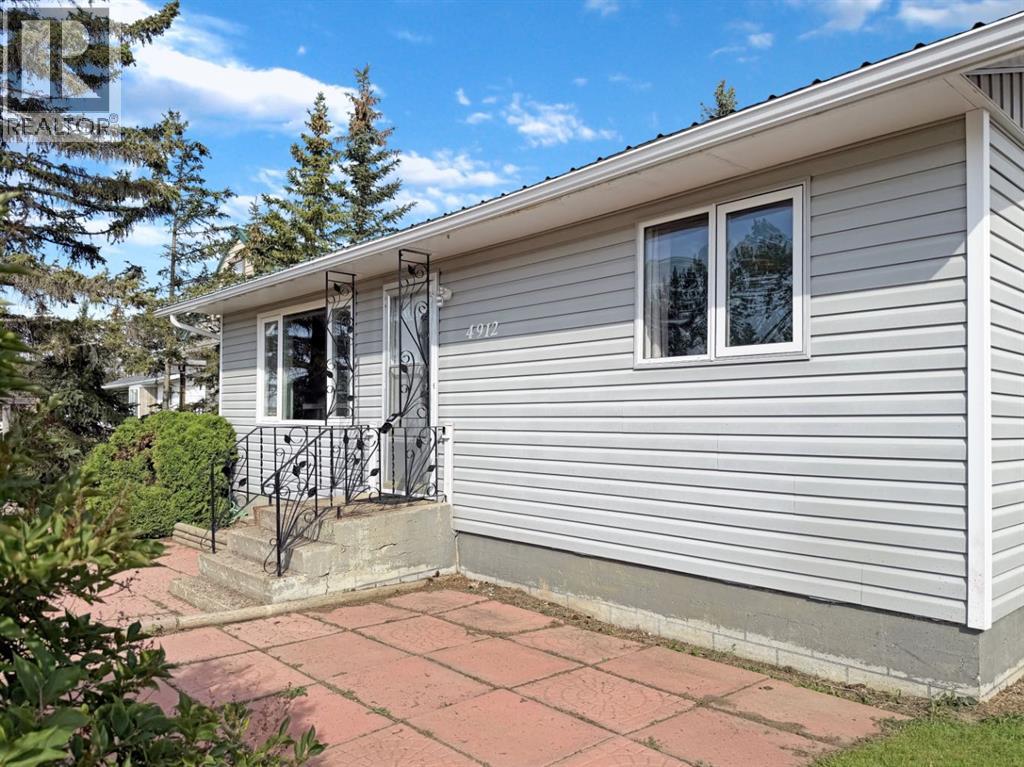 4912 49 Avenue Property Photo 4