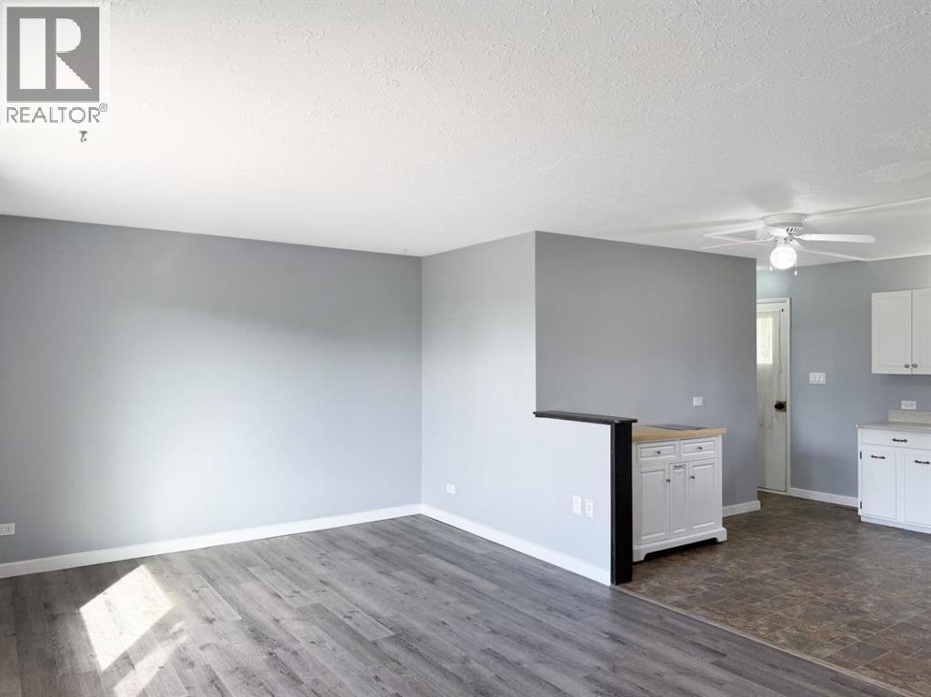 4912 49 Avenue Property Photo 9