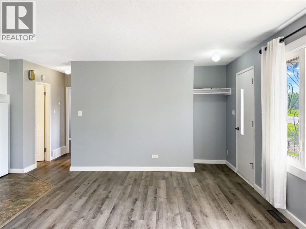 4912 49 Avenue Property Photo 10