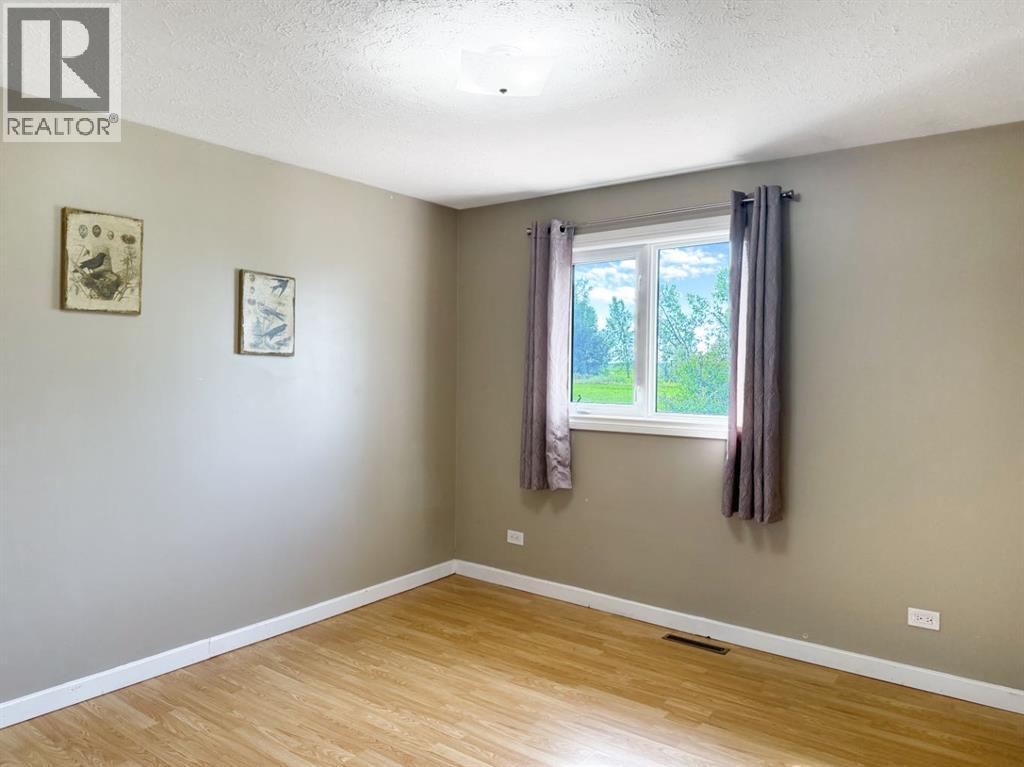 4912 49 Avenue Property Photo 18