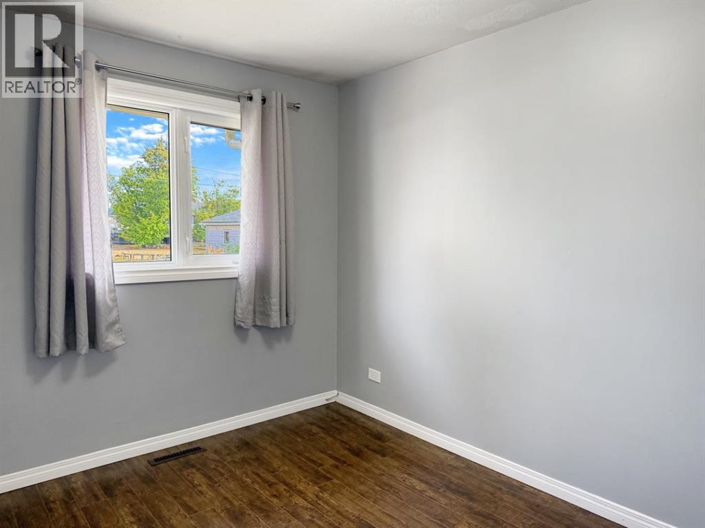 4912 49 Avenue Property Photo 24