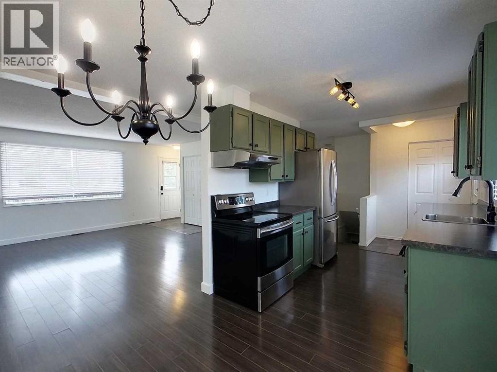 1102 55 Street Property Photo 2