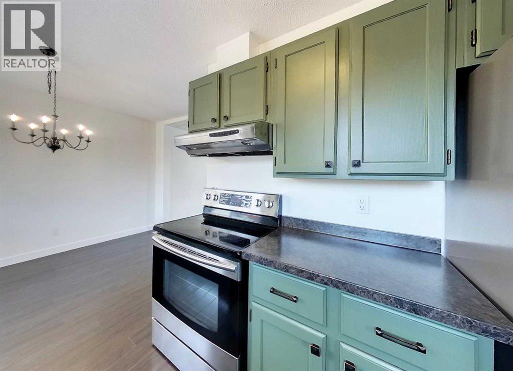 1102 55 Street Property Photo 5