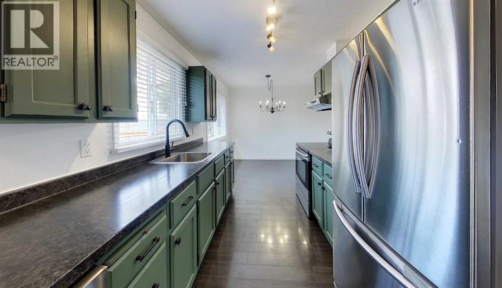 1102 55 Street Property Photo 6