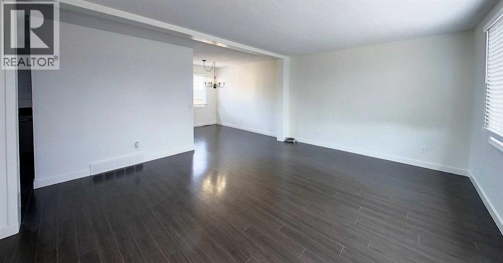 1102 55 Street Property Photo 9