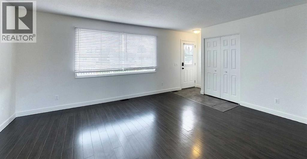 1102 55 Street Property Photo 10