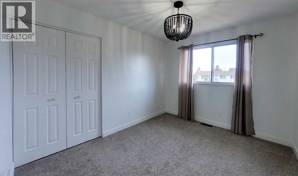 1102 55 Street Property Photo 14