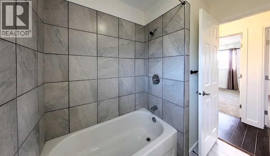 1102 55 Street Property Photo 16