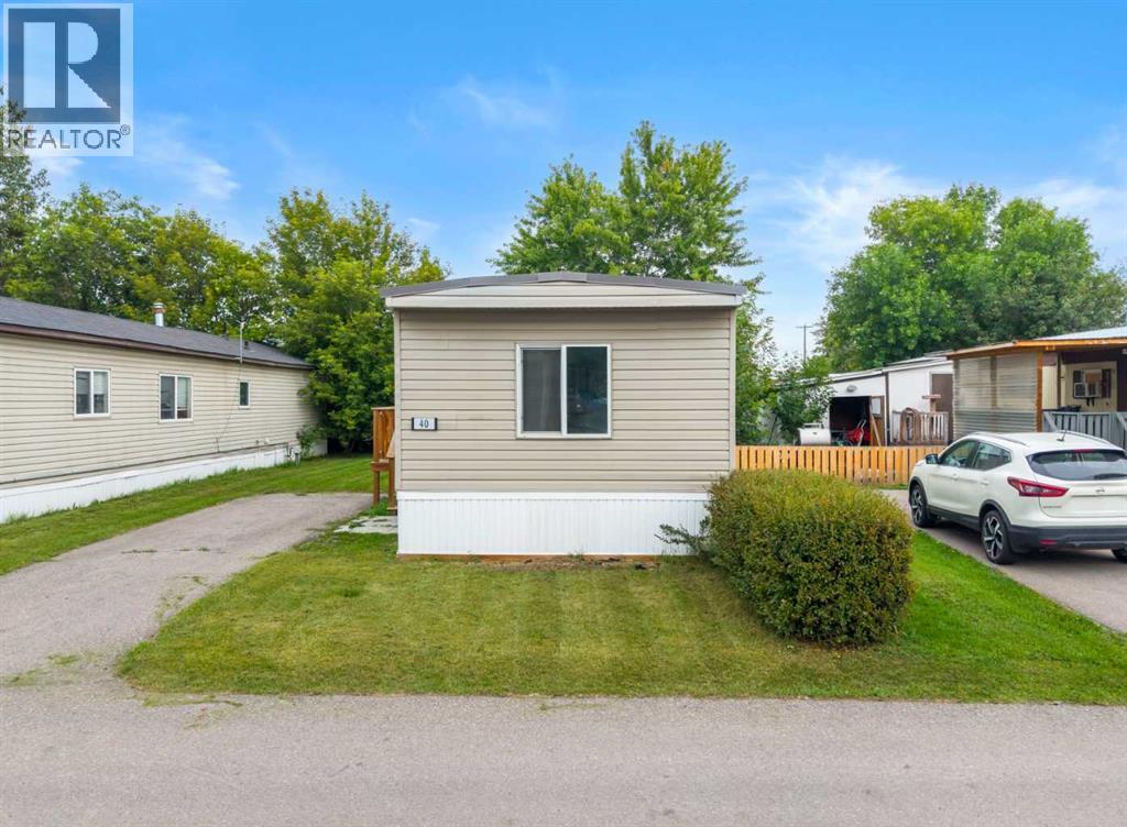 6220 17 Avenue Southeast Property Photo 3