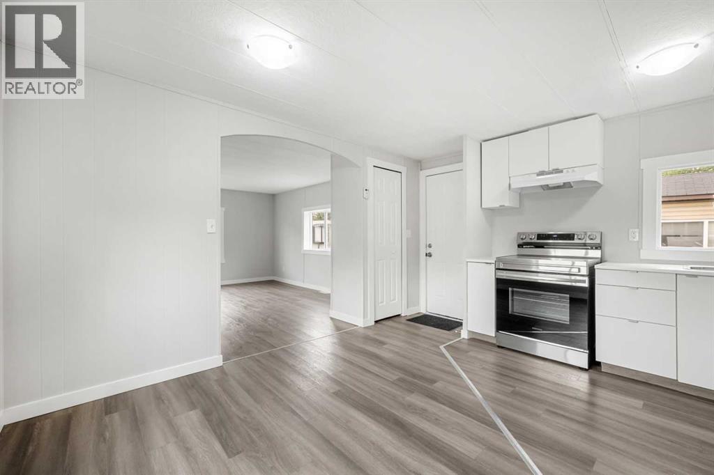 6220 17 Avenue Southeast Property Photo 4